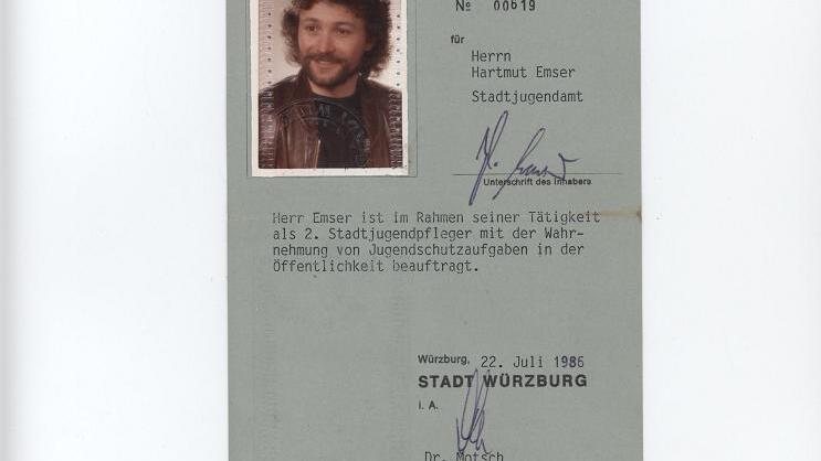Hartmut Emser 1985: Sein Dienstausweis für die Stadt Würzburg, ausgestellt kurz nach Diensteintritt. Foto: Hartmut Emser Hartmut Emser 1985: Sein Dienstausweis für die Stadt Würzburg, ausgestellt kurz nach Diensteintritt. Foto: Hartmut Emser