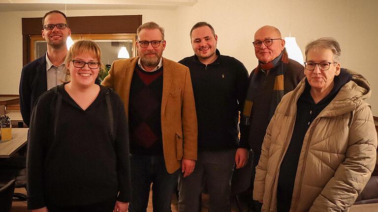 Der neu gewählte Vorstand der FDP Rhön-Grabfeld (von links): Christian Hornung, Miriam Marschall, Karl Graf Stauffenberg, Joshua Türk, Helmut Klum und Marion Marschall. Der neu gewählte Vorstand der FDP Rhön-Grabfeld (von links): Christian Hornung, Miriam Marschall, Karl Graf Stauffenberg, Joshua Türk, Helmut Klum und Marion Marschall.