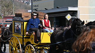 Vielfältig war der Festzug anlässlich des Pferdemarktes in Bad Mergentheim, Bei bestem Wetter säumten Hunderte die Straßen des Umzuges.
