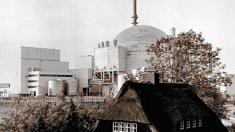 Kernkraftwerk Brokdorf aus der Ausstellung &bdquo;30 Jahre Tschernobyl - Ruinen für die Ewigkeit. Gegen das Vergessen!&ldquo;