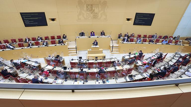 Plenarsitzung im bayerischen Landtag - Plenarsitzung im bayerischen Landtag. Plenarsitzung im bayerischen Landtag - Plenarsitzung im bayerischen Landtag.
