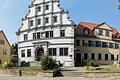 Panorama-Aufnahme des Martin-Luther-Platzes mit dem Alten Gymnasium im Mittelpunkt. Die Garagen rechts im Bild sind mittlerweile abgerissen.