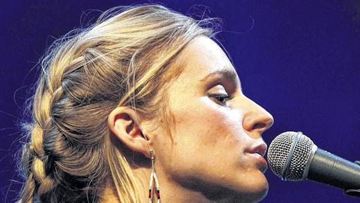 Agnes Obel: &bdquo;Beim Songschreiben lausche ich intensiv in meinen Kopf hinein.&ldquo;