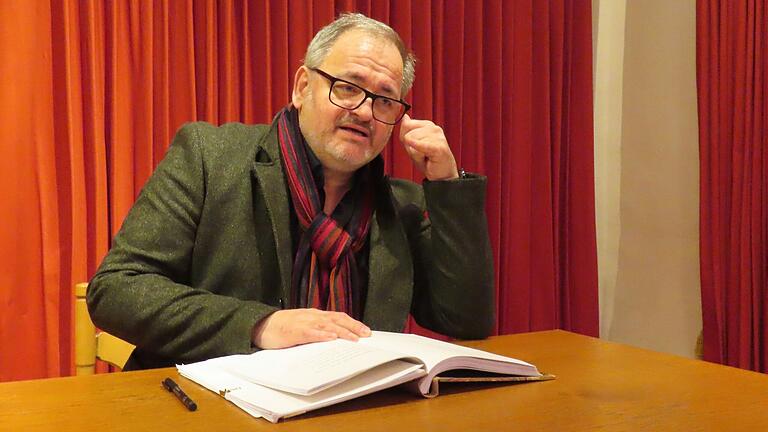 Michael Trischan las in Bischofsheim weihnachtliche Geschichten.