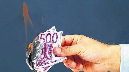 Das tat richtig weh:Anleger konnten auch2011 viel Geld verbrennen.Foto: Thinkstock Das tat richtig weh:Anleger konnten auch2011 viel Geld verbrennen.Foto: Thinkstock