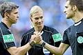 Eine Frau, zwei Männer, ein Team: Bundesliga-Schiedsrichterin Bibiana Steinhaus aus Hannover (Mitte) und ihre Assistenten Thomas Stein aus Homburg (links) und Christof Günsch aus Marburg.