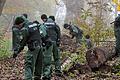 Augsburger Polizistenmord       -  Polizisten suchen nach Spuren: In der Nacht zum 28.10.2011 war in Augsburg bei einer Schießerei ein Polizist getötet und eine weitere Beamtin verletzt worden. Foto: Stefan Puchner / Archiv