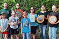 Auf dem Foto hinten von links: 2. Schützenmeister Werner Kirchner, Sebastian Wiener (Schützenscheibe), Ramona Niehus (Gewinnerin des Rehs), Karina Heinisch (Damenscheibe) und Emma Geier (Jugendscheibe); vorne von links: Lukas Wiener (2. Platz Lichtpunktschießen), Lena Wiener (1. Platz Lichtpunktschießen) und Jakob Hauck (3. Platz Lichtpunktschießen).