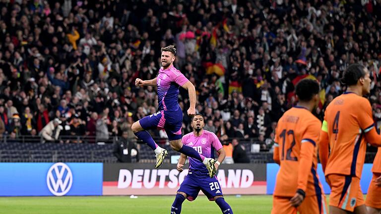 Deutschland - Niederlande       -  Das passte. Füllkrug hob nach seinem Siegtreffer gegen Oranje förmlich ab.