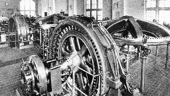 Vor 100 Jahren kam der       -  Vor 100 Jahren kam der elektrische Strom nach Schweinfurt. Mit dieser
Turbine wurde er erzeugt.