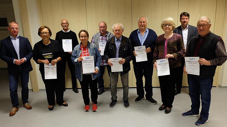 Kreisvorsitzender Dietmar Kirchner (von links) ehrte langjährige Mitglieder:  Karin Renner (35 Jahre), Franz Peter Jörg (35 Jahre), Michaela Wedemann (10 Jahre), Rainer Werner (25 Jahre), Gerhard Adam (55 Jahre), Reiner Reuß (25 Jahre), Elisabeth Wende (25 Jahre), MdL Sandro Kirchner, Herbert Winter (45 Jahre).       -  Kreisvorsitzender Dietmar Kirchner (von links) ehrte langjährige Mitglieder:  Karin Renner (35 Jahre), Franz Peter Jörg (35 Jahre), Michaela Wedemann (10 Jahre), Rainer Werner (25 Jahre), Gerhard Adam (55 Jahre), Reiner Reuß (25 Jahre), Elisabeth Wende (25 Jahre), MdL Sandro Kirchner, Herbert Winter (45 Jahre).