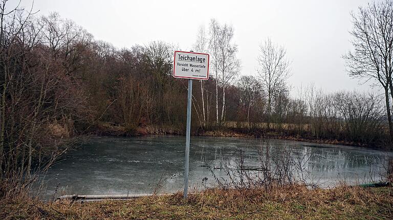 Solche Teichanlagen sind ökologischer Lebensraum und gleichzeitig dienen sie den Landwirten als Wasserreservoir. Solche Teichanlagen sind ökologischer Lebensraum und gleichzeitig dienen sie den Landwirten als Wasserreservoir.
