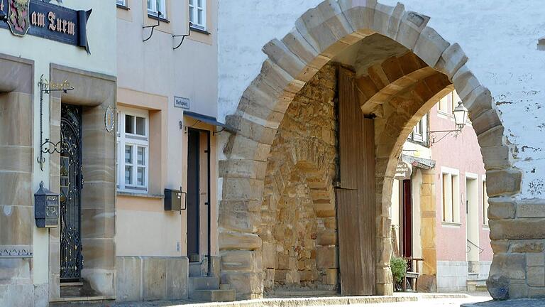 Bei der Familienradtour fährt man auch durch Prichsenstadt, das zum Bummeln einlädt. Bei der Familienradtour fährt man auch durch Prichsenstadt, das zum Bummeln einlädt. 