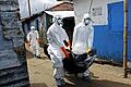 Ebola in Liberia       -  Ebola breitet sich in Westafrika rasend schnell aus. Der Druck auf westliche Regierungen wächst. US-Präsident Obama will nun Tausende Soldaten schicken, um die Epidemie zu bekämpfen. Foto: Ahmed Jallanzo