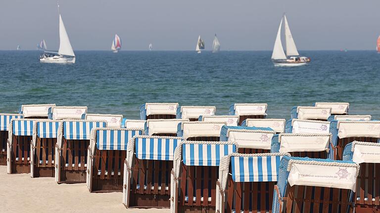 Strandkörbe teilweise teurer.jpeg       -  An der Ostsee breiten sich Meerwasser-Keime aus.