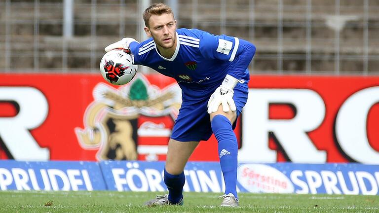 Bleibt auch kommende Saison im Tor des FC 05 Schweinfurt: Luis Zwick.