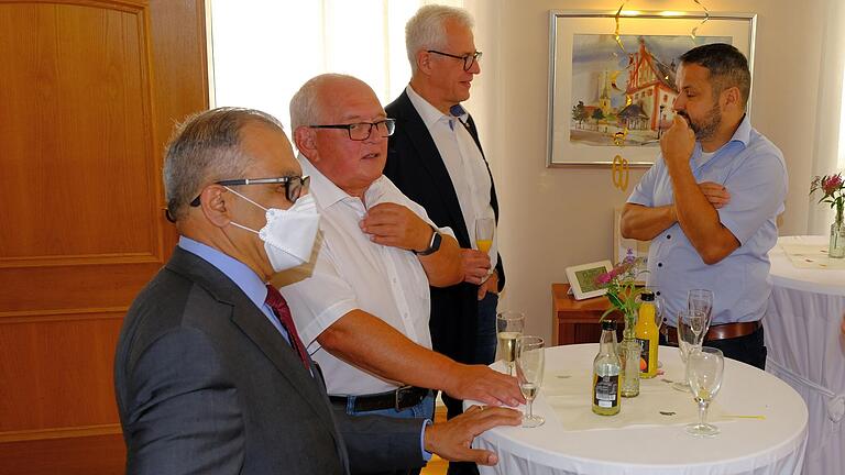 Keiner dieser vier Haßfurter Kommunalpolitiker ist heute noch bei der Partei, bei der seine Laufbahn begann. Das Archivbild zeigt (von links) Hachem Farmand (erst FDP, dann WG, jetzt parteilos), Norbert Geier (erst CSU, jetzt WG), Bürgermeister Günther Werner (erst SPD, jetzt WG) und Michael Spies (erst CSU, jetzt WG).