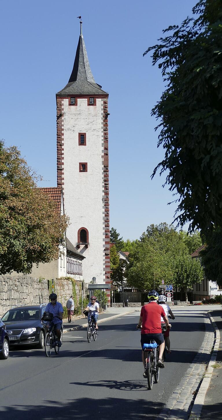 Der Katzenturm ist eines der Wahrzeichen von Karlstadt.