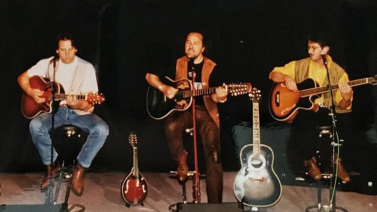 Mir 2wä in den Anfangsjahren (von links): Thomas Detter, Uwe Heppenstiel und Hans Burkard. Mir 2wä in den Anfangsjahren (von links): Thomas Detter, Uwe Heppenstiel und Hans Burkard.