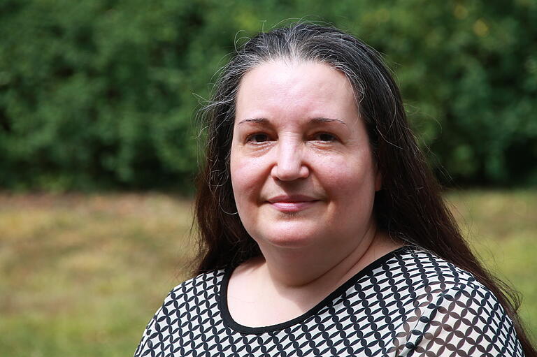 Ulia Frank ist Beatrice Bayerleins Gesangslehrerin. Ulia Frank ist Beatrice Bayerleins Gesangslehrerin.