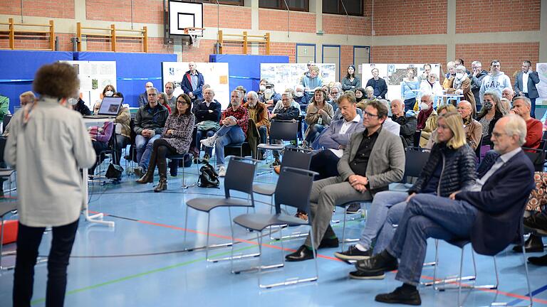 Bei der Veranstaltung von PRO Versbach in der Pleichtalhalle.