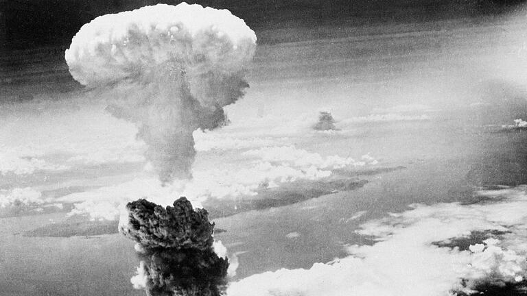 Atombombenabwurf über Nagasaki - Die ersten Atombomben im Krieg wurden 1945 in Japan abgeworfen. (Archivbild) Atombombenabwurf über Nagasaki - Die ersten Atombomben im Krieg wurden 1945 in Japan abgeworfen. (Archivbild)