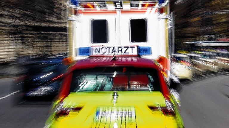 Die Zeit drängt: Ist der Rettungsdienst auf dem Weg zum Einsatz können Sekunden über Leben und Tod entscheiden.