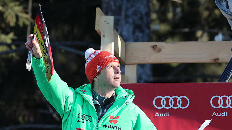 Werner Schuster       -  Bundestrainer Werner Schuster bei der Vierschanzentournee. Foto: Daniel Karmann