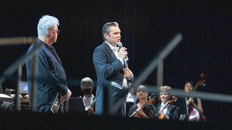 Generalmusikdirektor Enrico Calesso wechselt als Chefdirigent ans Teatro Verdi ins norditalienische Triest. Die Suche nach einem Nachfolger soll demnächst beginnen. Generalmusikdirektor Enrico Calesso wechselt als Chefdirigent ans Teatro Verdi ins norditalienische Triest. Die Suche nach einem Nachfolger soll demnächst beginnen. 