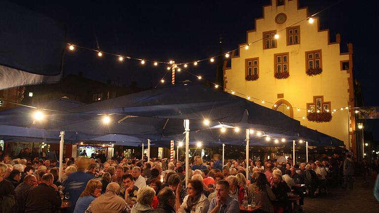 Das Weinfest der Flaak-Winzer findet in der Karlstadter Altstadt statt. (Archivfoto)