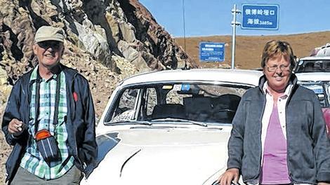 Stolz: Henriette Fuchs auf einem Pass auf dem Weg nach Xining.