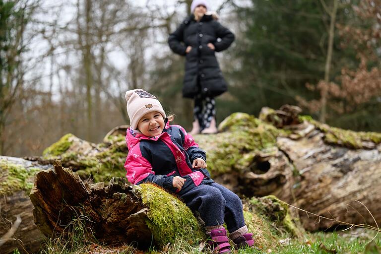 Kletterparadies Marieneiche: Der wuchtige Baum ist unterhalb des Wildparks ist ein Kletterparadies für kleine Kinder. Königin Marie von Hannover hat die Eiche währed ihrer Kuraufentahlte um 1900 regelmäßig besucht. 2010 ist der Baum umgestürzt. Kletterparadies Marieneiche: Der wuchtige Baum ist unterhalb des Wildparks ist ein Kletterparadies für kleine Kinder. Königin Marie von Hannover hat die Eiche währed ihrer Kuraufentahlte um 1900 regelmäßig besucht. 2010 ist der Baum umgestürzt.