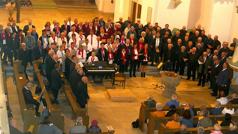 Das Sängergruppenkonzert in der Stadtkirche war die letzte Großveranstaltung der Sängergruppe Kitzingen. Das Sängergruppenkonzert in der Stadtkirche war die letzte Großveranstaltung der Sängergruppe Kitzingen.