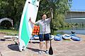 Andreas Leidlein, Betreiber der Soccer-Halle in Sackenbach und eines Waffelstands auf der Mainlände, hat sich mit einem Stand-up-Paddle-Verleih ein weiteres Standbein geschaffen.