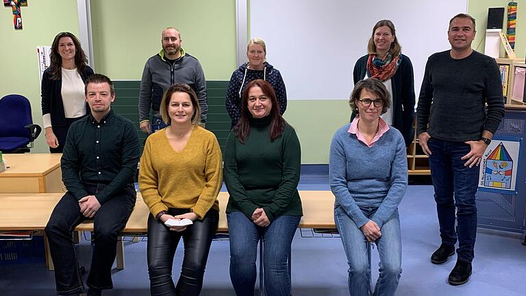 Der neue Elternbeirat der Grundschule Hellmitzheimer Bucht (oben von links): Katja Hanel, Michael Klein, Susanne Eyrich, Carina Klatt, Sebastian Rudolf, (unten von links) Matthias Grün, Claudia Schreier, Syndi Schumann und Philipka von Crailsheim.