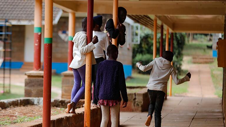 HIV in Kenia - In Afrika gibt es viele Kijnder, die ihre Eltern durch Aids verloren haben. (Archivbild) HIV in Kenia - In Afrika gibt es viele Kijnder, die ihre Eltern durch Aids verloren haben. (Archivbild)
