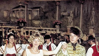 Spaßfaktor Rakoczy: Bernd Faber war 1970 Fürst, die Quellenkönigin war Hannelore Horn, heute Bauer. Spaßfaktor Rakoczy: Bernd Faber war 1970 Fürst, die Quellenkönigin war Hannelore Horn, heute Bauer.