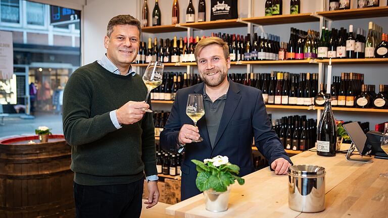 Christian Heinrich und Julian Mündlein eröffneten in der Plattnerstraße ihre Vinothek 'Wohlsein'. Christian Heinrich und Julian Mündlein eröffneten in der Plattnerstraße ihre Vinothek 'Wohlsein'.