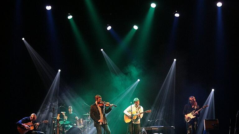 Die Simon & Garfunkel Revival Band aus Erfurt beschließt das Festival.