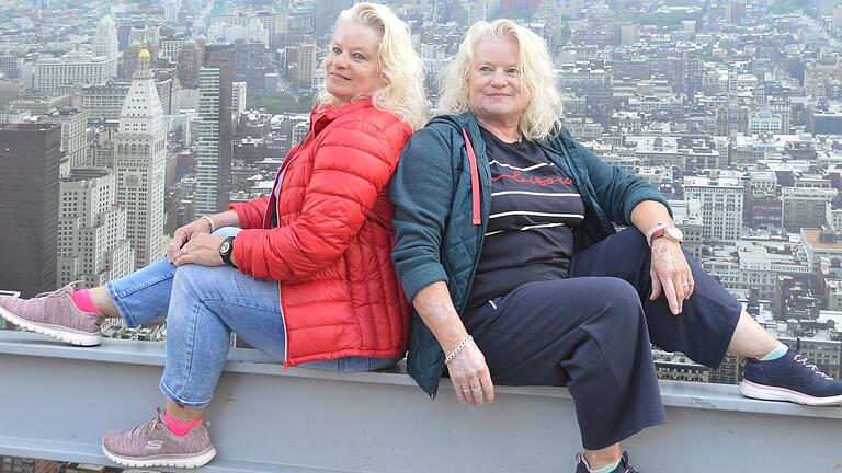 Der Schein trügt: Ein Fotograf schaffte es am Sonntag, beim Shooting in der Fußgängerzone die Weltmetropole New York nach Bad Kissingen zu holen. Der Schein trügt: Ein Fotograf schaffte es am Sonntag, beim Shooting in der Fußgängerzone die Weltmetropole New York nach Bad Kissingen zu holen.
