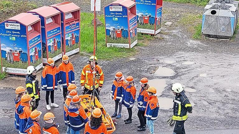 Einen eindrucksvollen Tag als Feuerwehrfrau erlebten die 14 Teilnehmerinnen des Girl’s Day bei der Freiwilligen Feuerwehr Bad Brückenau. - Einen eindrucksvollen Tag als Feuerwehrfrau erlebten die 14 Teilnehmerinnen des Girl’s Day bei der Freiwilligen Feuerwehr Bad Brückenau. Einen eindrucksvollen Tag als Feuerwehrfrau erlebten die 14 Teilnehmerinnen des Girl’s Day bei der Freiwilligen Feuerwehr Bad Brückenau. - Einen eindrucksvollen Tag als Feuerwehrfrau erlebten die 14 Teilnehmerinnen des Girl’s Day bei der Freiwilligen Feuerwehr Bad Brückenau.