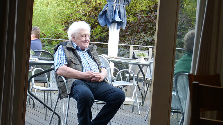 Der Sonnenwirt Bruno Jeßberger, hier auf der neuen Terrasse, ist in der vergangenen Woche gestorben. Der Sonnenwirt Bruno Jeßberger, hier auf der neuen Terrasse, ist in der vergangenen Woche gestorben.