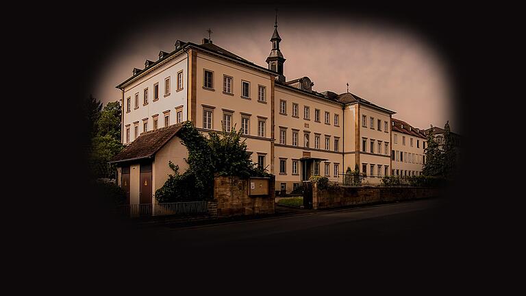 Die umstrittene Gemeinschaft 'Go&amp;Change' bewohnt in Lülsfeld ein ehemaliges Kloster.