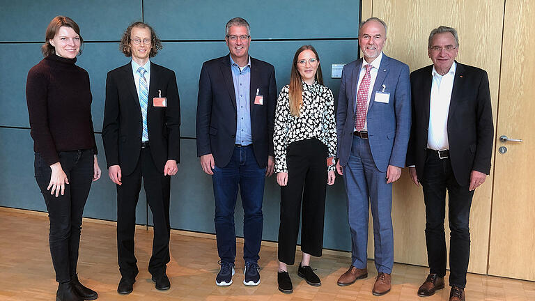 Nach dem Pflegegespräch im Jakob-Kaiser-Haus in Berlin (von links): Emmi Zeulner (CSU-Bun-destagsabgeordnete), Thomas Kandert (Blindeninstitutsstiftung), Karsten Eck (Klinik König-Ludwig-Haus), Jessica Ott (Leopoldina-Krankenhaus), Walter Herberth (Stiftung Juliusspital Würzburg) und Paul Lehrieder (CSU-Bundestagsabgeordneter).