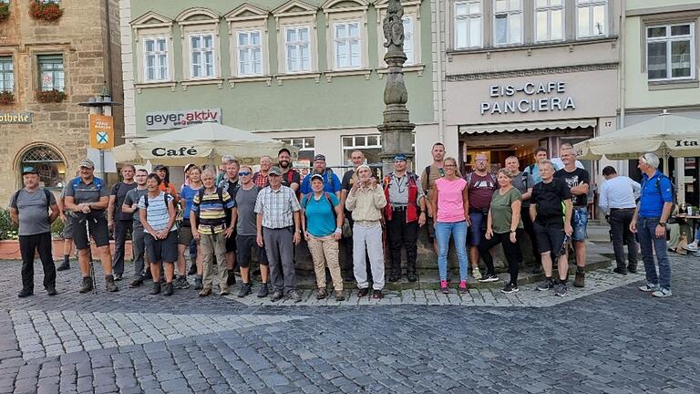 Knapp 40 mutige Wanderer nahmen in diesem Jahr an der 55. Coburgwanderung der Schloßberggemeinde teil.