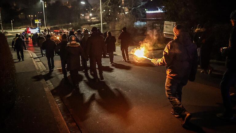 Bei den Protestzügen gegen die Coronamaßnahmen in Ebern Ende Dezember 2021 liefen auch Menschen mit, die der Verfassungsschutz als rechtsextrem einstuft.