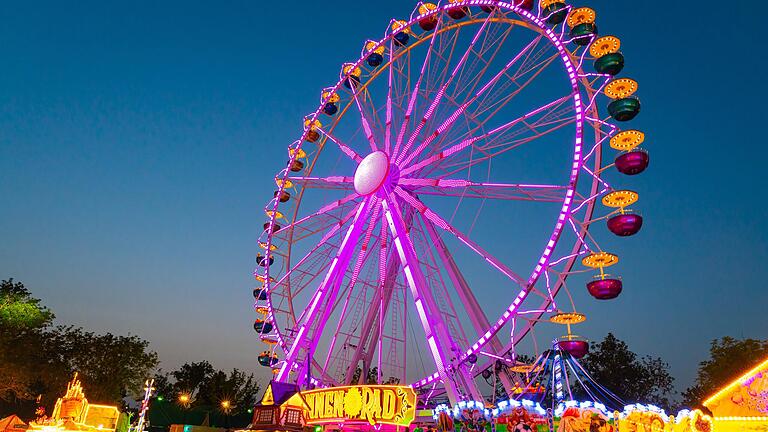 Das Riesenrad 'Jupiter' beim Schweinfurter Volksfest ist jedes Jahr ein Muss.