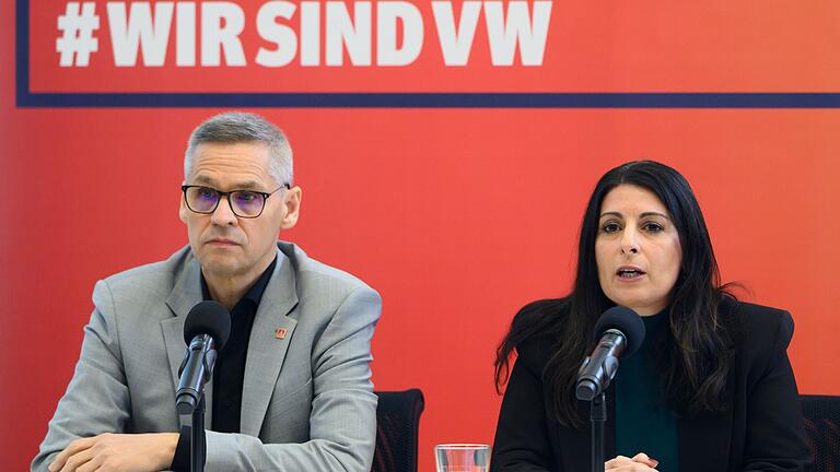 Thorsten Gröger und Daniela Cavallo       -  Gehen mit einem eigene Zukunftskonzept für VW in die Offensive: IG Metall-Verhandlungsführer Thorsten Gröger und Betriebsratschefin Daniela Cavallo.