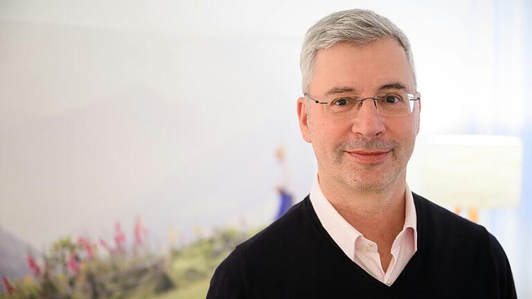 Der Diplom-Psychologe Dr. Thomas Hilsenbeck betreibt in Würzburg eine Praxis für Psycho- und Paartherapie, Supervision und Coaching. Der Diplom-Psychologe Dr. Thomas Hilsenbeck betreibt in Würzburg eine Praxis für Psycho- und Paartherapie, Supervision und Coaching. 