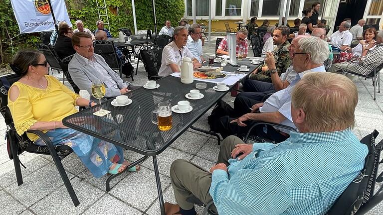 Unter den Gästen des StOKa-Sommerfestes waren Bürgermeister Jürgen Götz, Altbürgermeister Rainer Kinzkofer und Landesvorsitzender Gerhard Stärk.